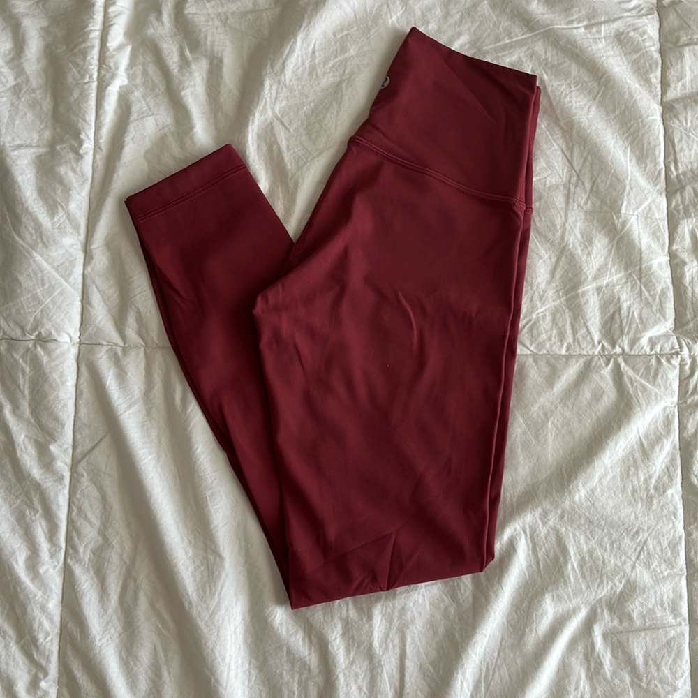 Lululemon wunder under 25” legging dusty rose color. Size 4